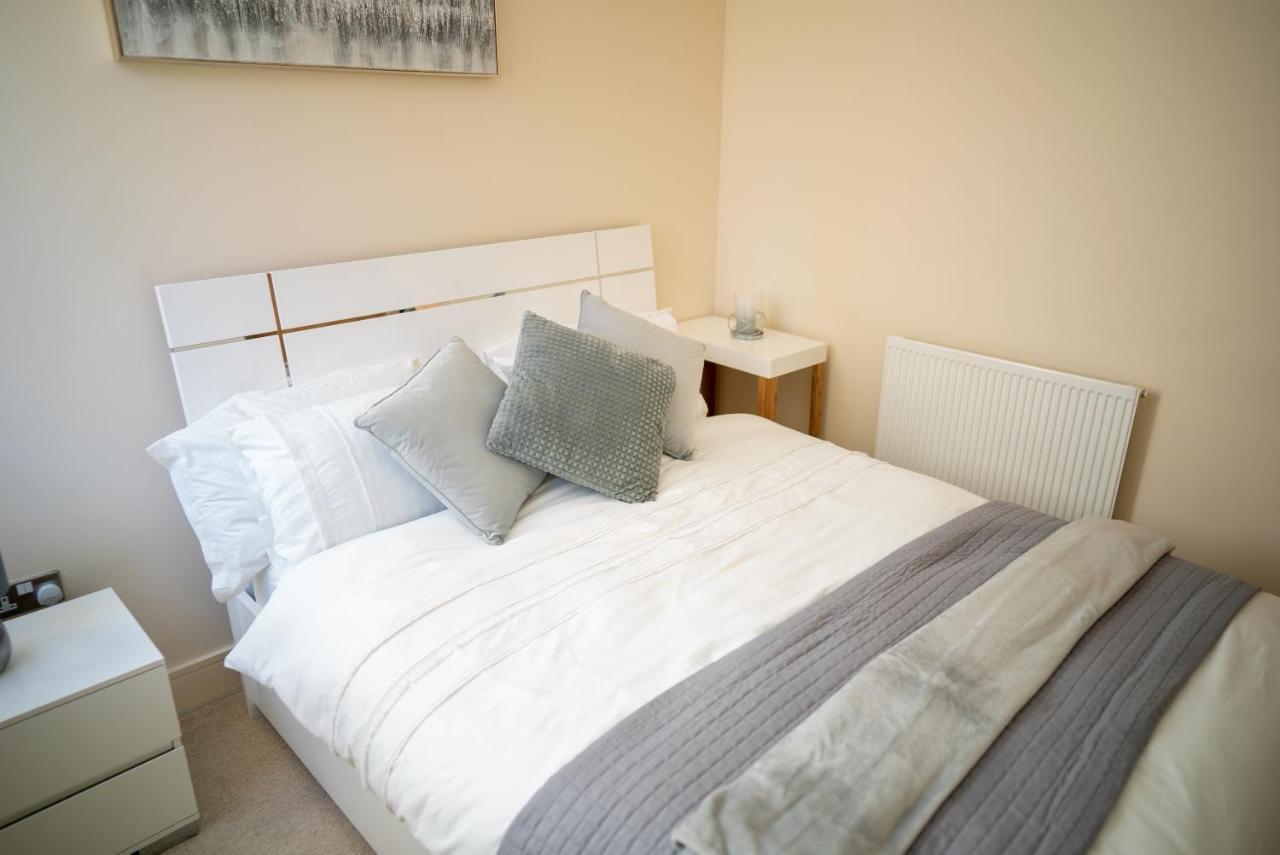 Comfy Spacious Apartment In Canary Wharf London Exterior photo